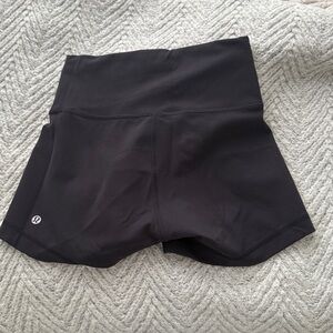 Lululemon Wunder Train Contour Fit Shorts